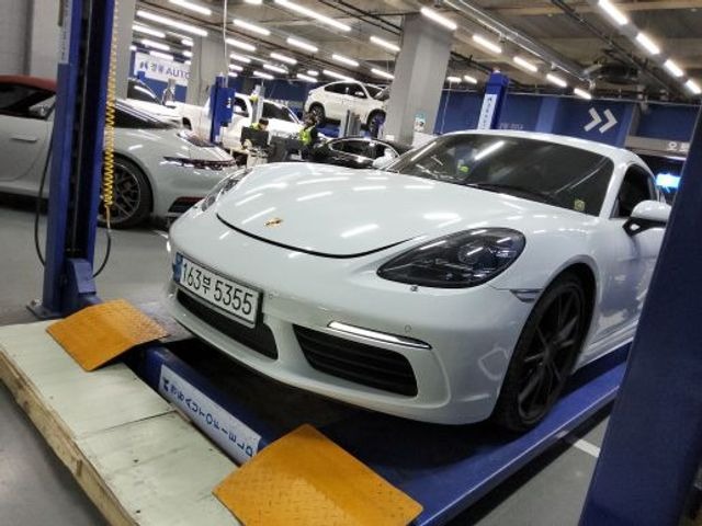 Porsche 718 2018 — inspection photo 1