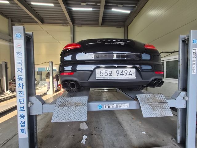 Porsche Panamera 2011 — inspection photo 2