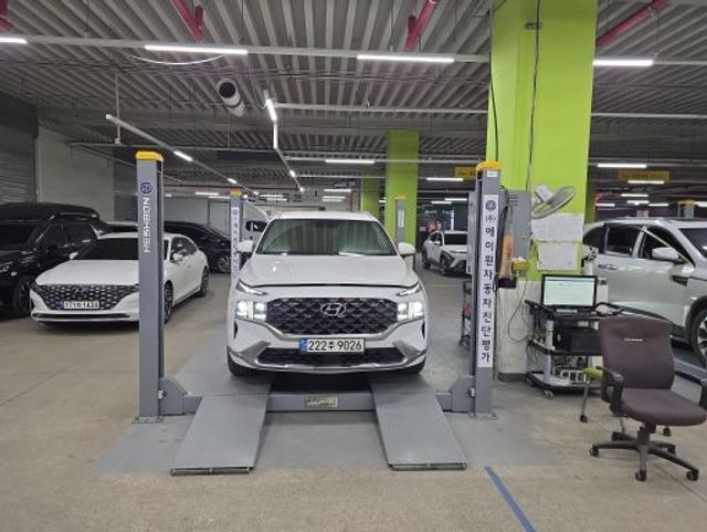Hyundai Santafe 2023 — inspection photo 1