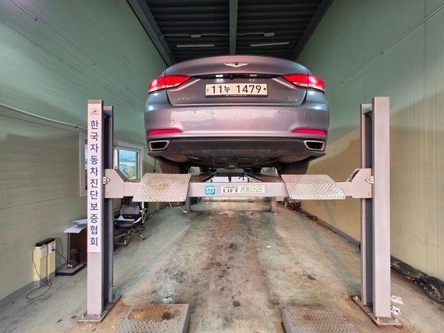 Hyundai Genesis 2016 — inspection photo 2