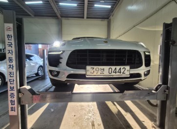 Porsche Macan 2017 — inspection photo 1