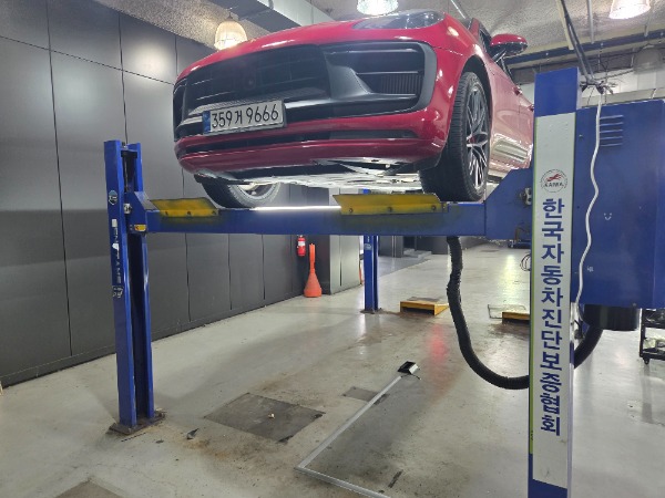 Porsche Macan 2022 — inspection photo 1