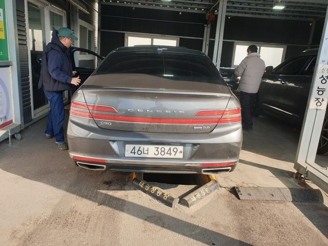 Genesis G90 2019 — inspection photo 2