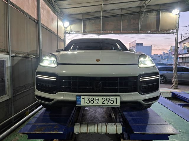 Porsche Cayenne 2022 — inspection photo 1