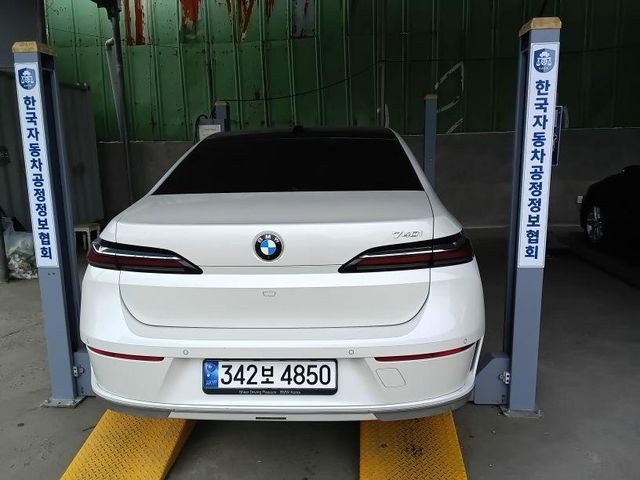 BMW 7-Series 2023 — inspection photo 2