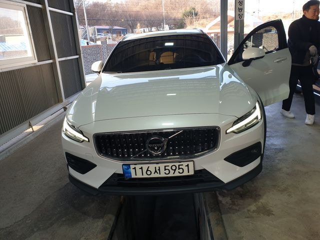 Volvo V60 2022 — inspection photo 1