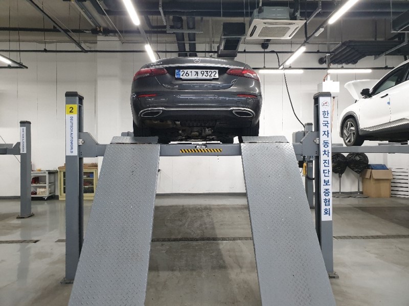 Mercedes-Benz E-Class 2021 — inspection photo 2