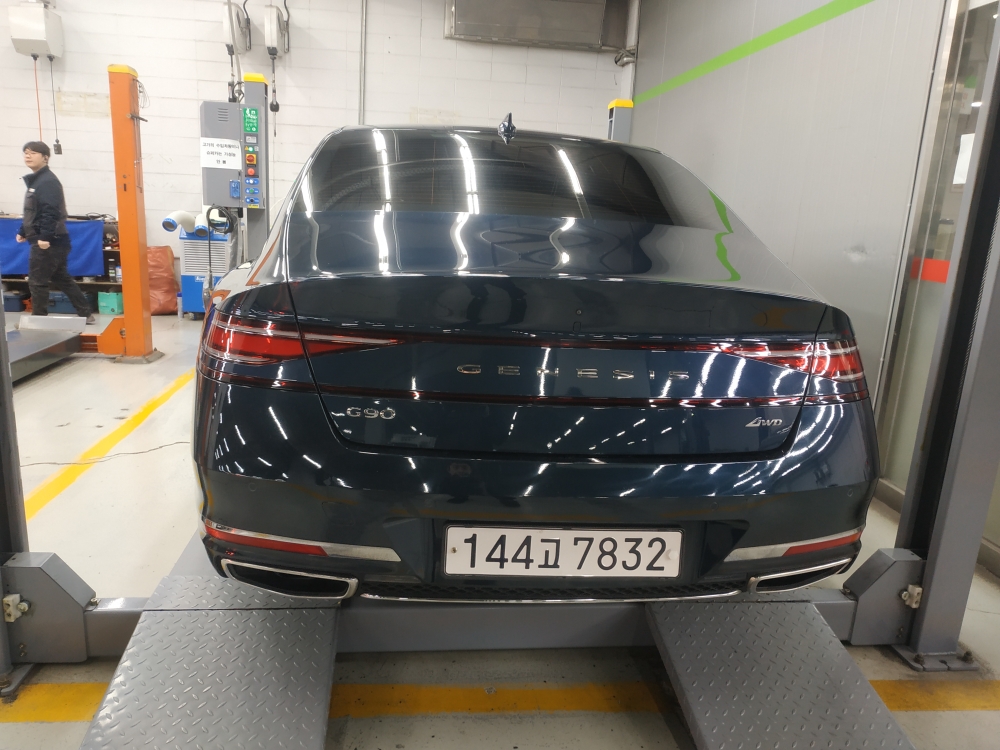 Genesis G90 2022 — inspection photo 2