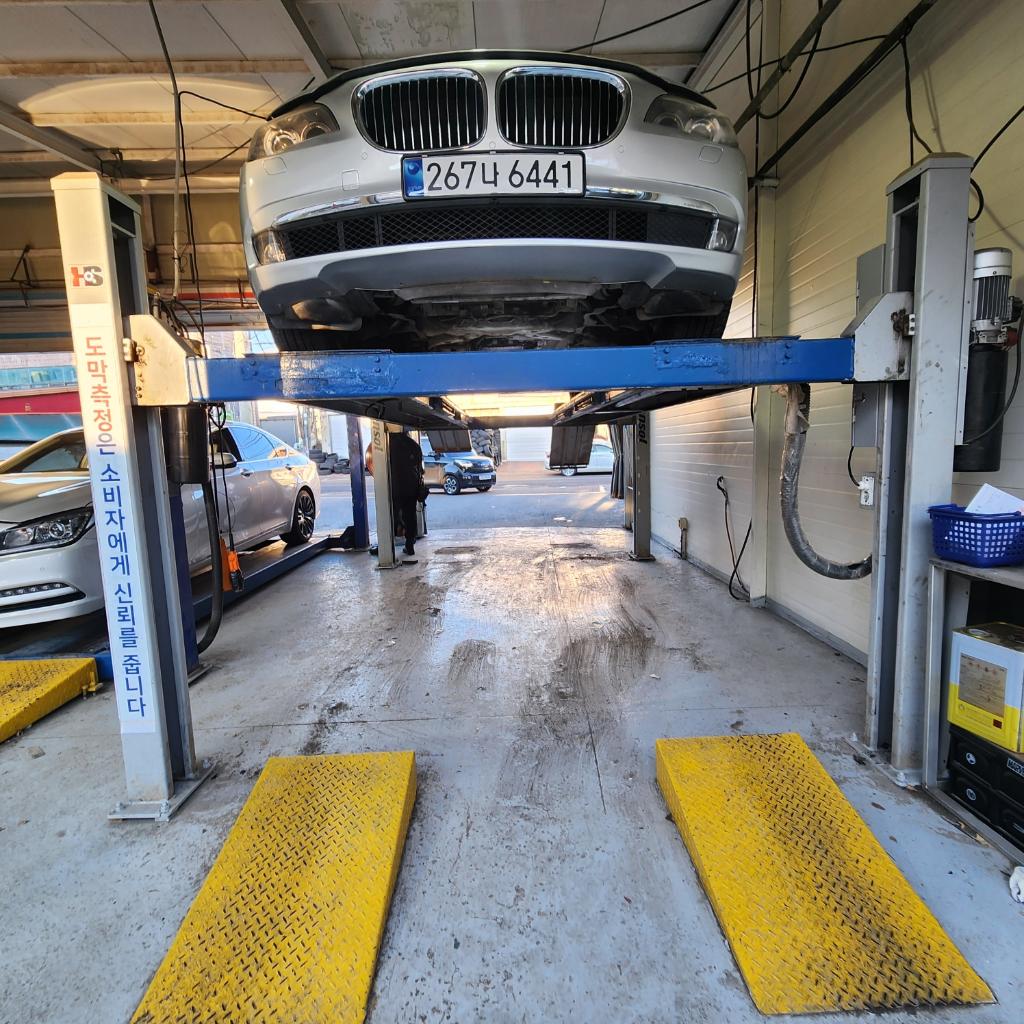 BMW 7-Series 2011 — inspection photo 1