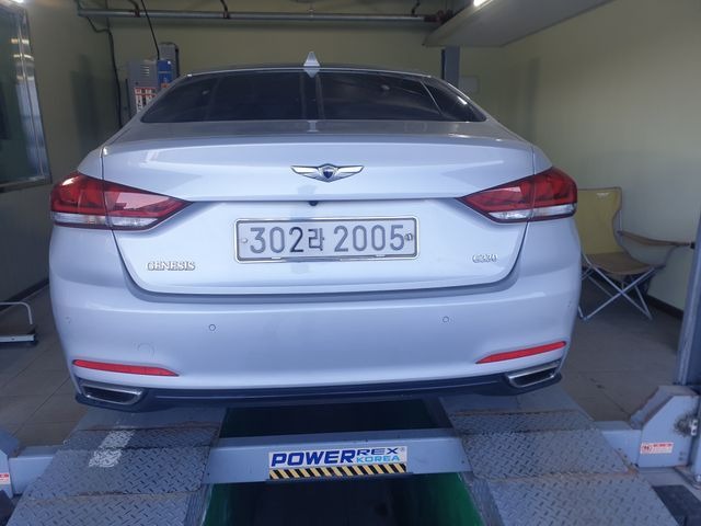 Hyundai Genesis 2016 — inspection photo 2