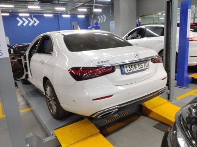 Mercedes-Benz E-Class 2022 — inspection photo 2