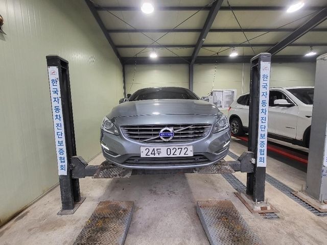 Volvo S60 2016 — inspection photo 1