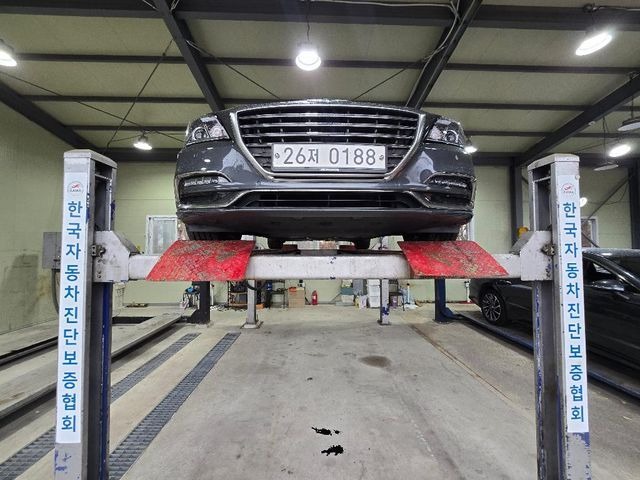 Genesis G80 2017 — inspection photo 1