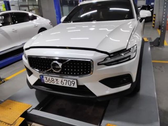 Volvo V60 2023 — inspection photo 1