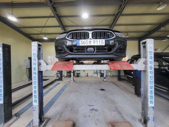 BMW 8-Series 2023 — inspection photo 1