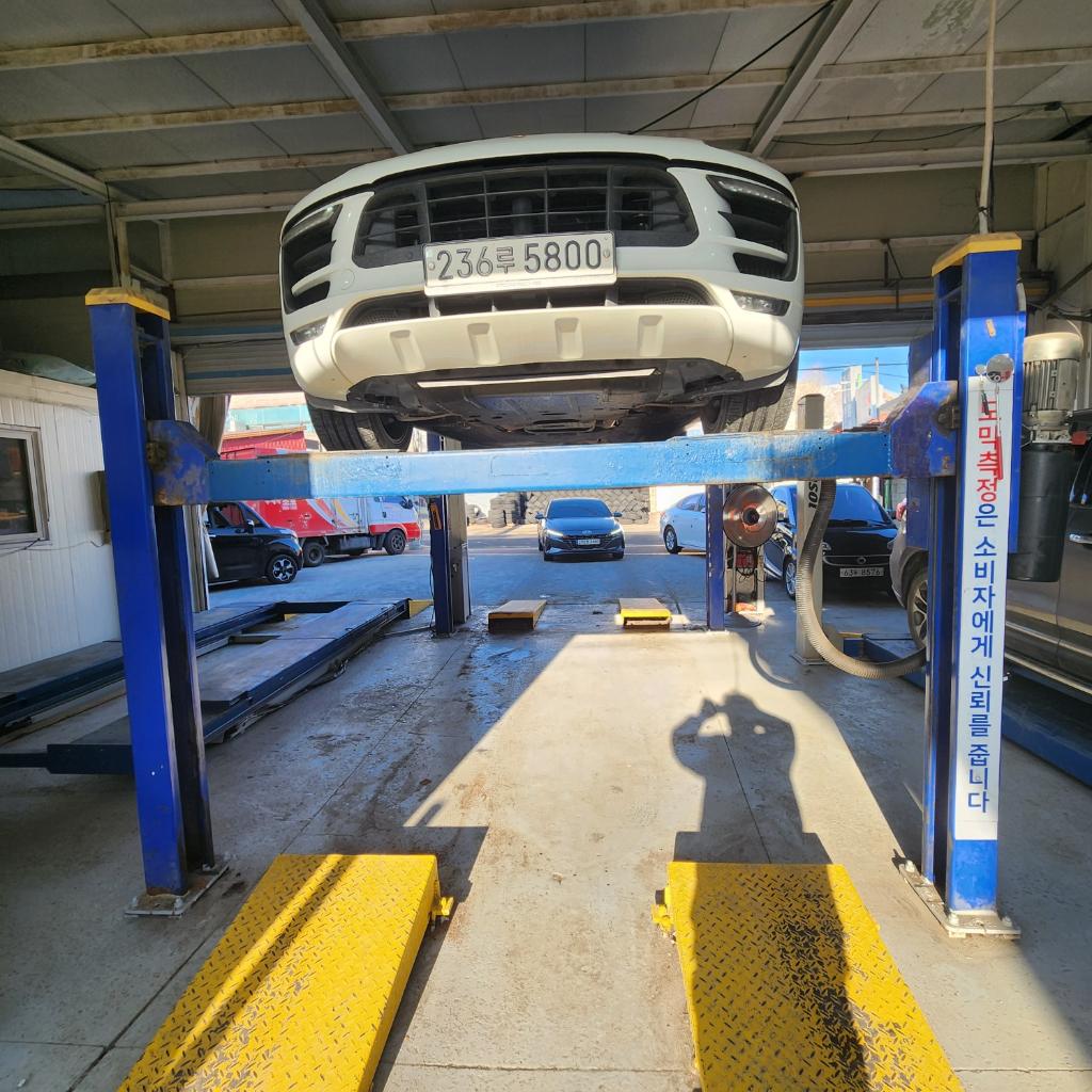 Porsche Macan 2018 — inspection photo 1