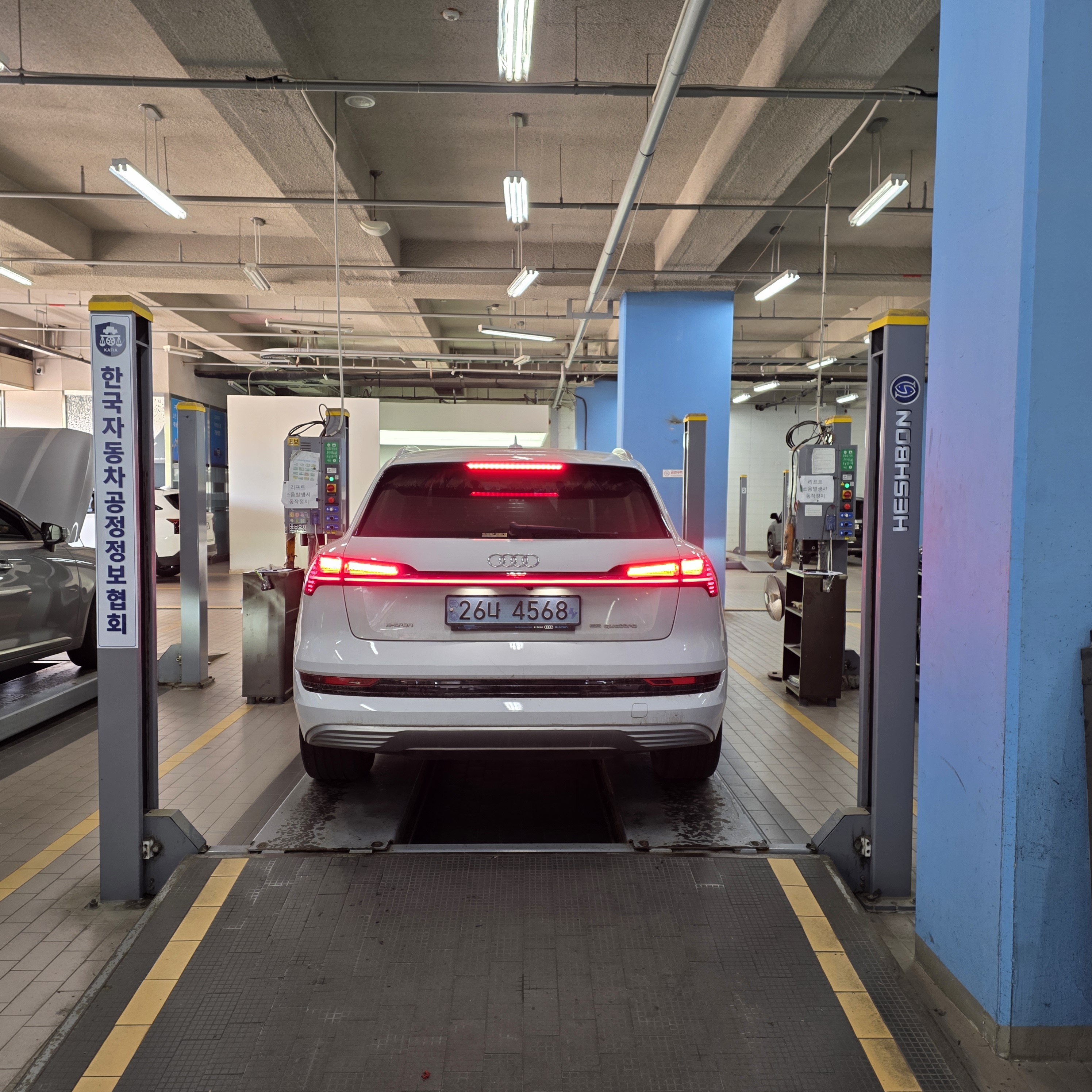 Audi e-tron 2020 — inspection photo 2