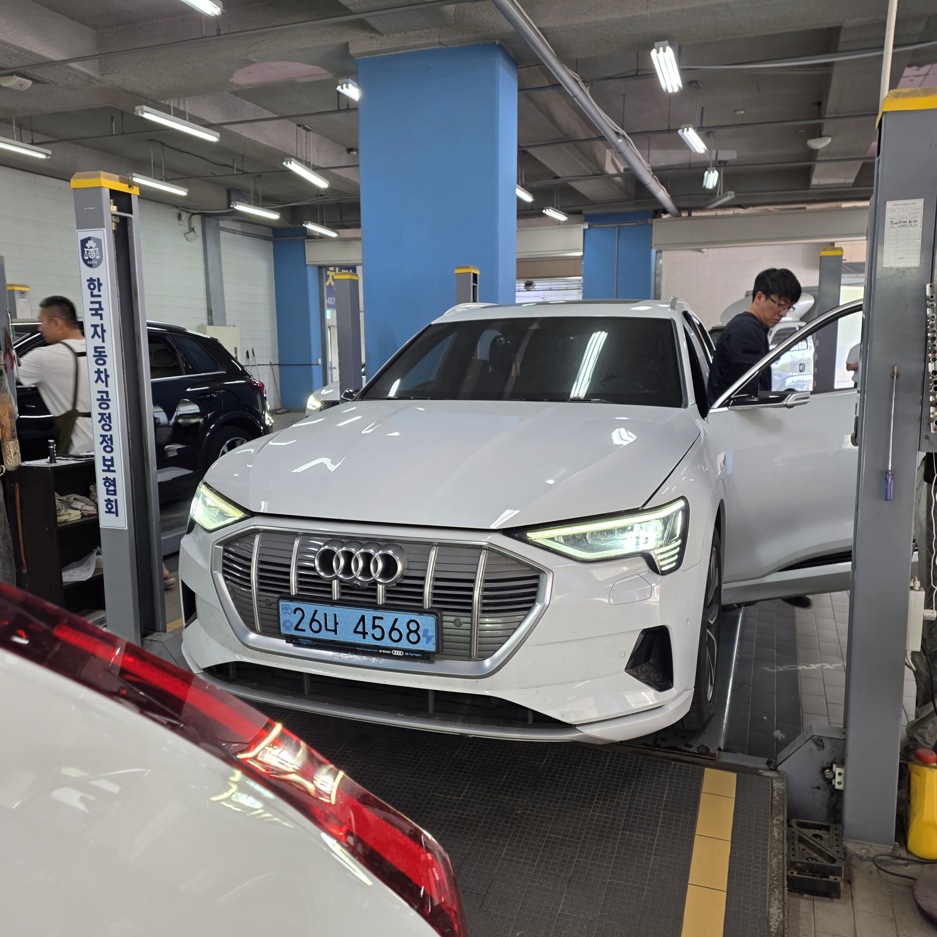 Audi e-tron 2020 — inspection photo 1