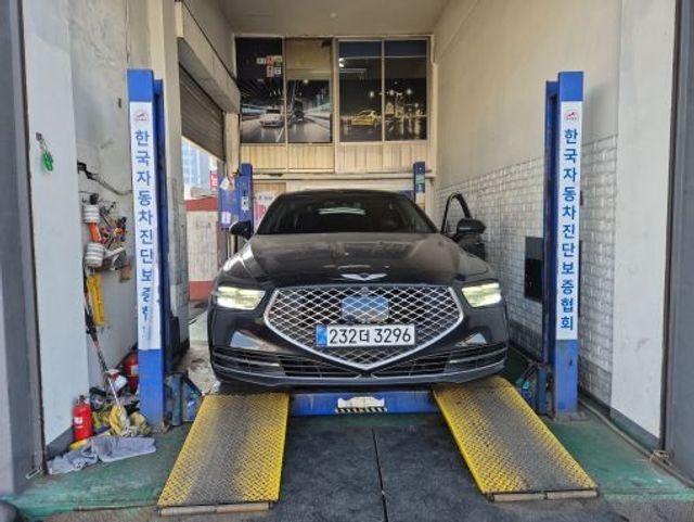 Genesis G90 2019 — inspection photo 1