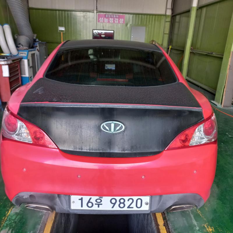 Hyundai Genesis 2009 — inspection photo 2