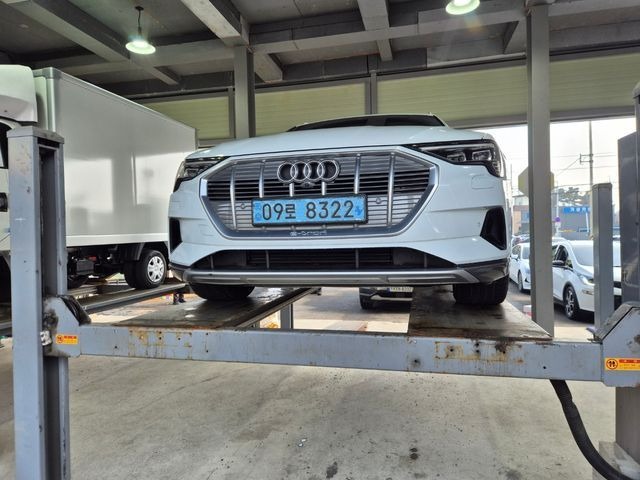 Audi e-tron 2021 — inspection photo 1