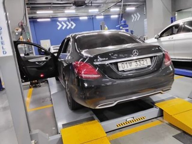 Mercedes-Benz C-Class 2017 — inspection photo 2