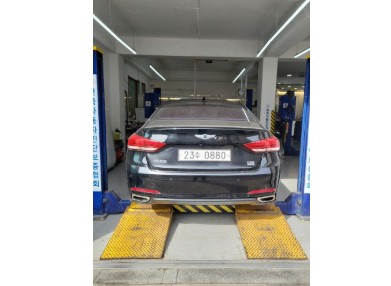 Hyundai Genesis 2016 — inspection photo 2