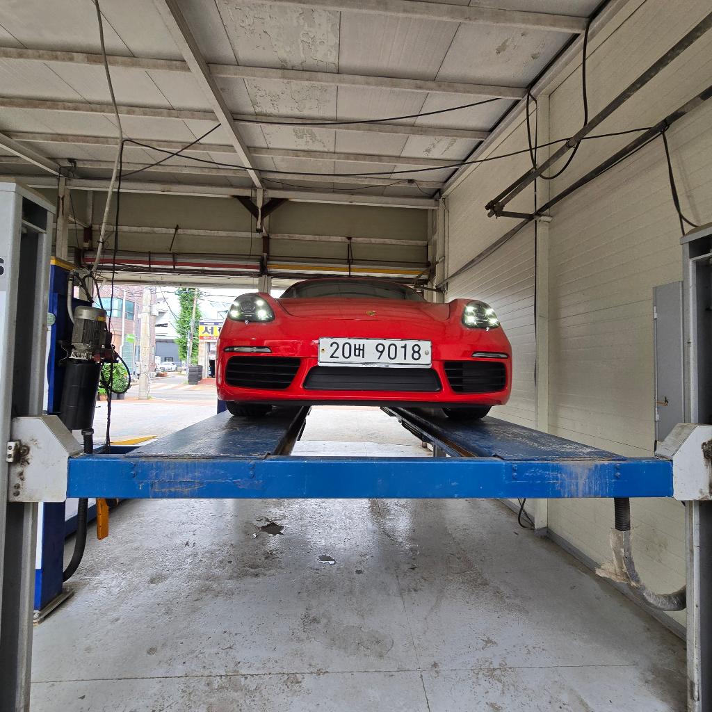 Porsche 718 2017 — inspection photo 1