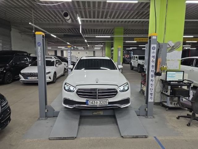 Mercedes-Benz E-Class 2023 — inspection photo 1