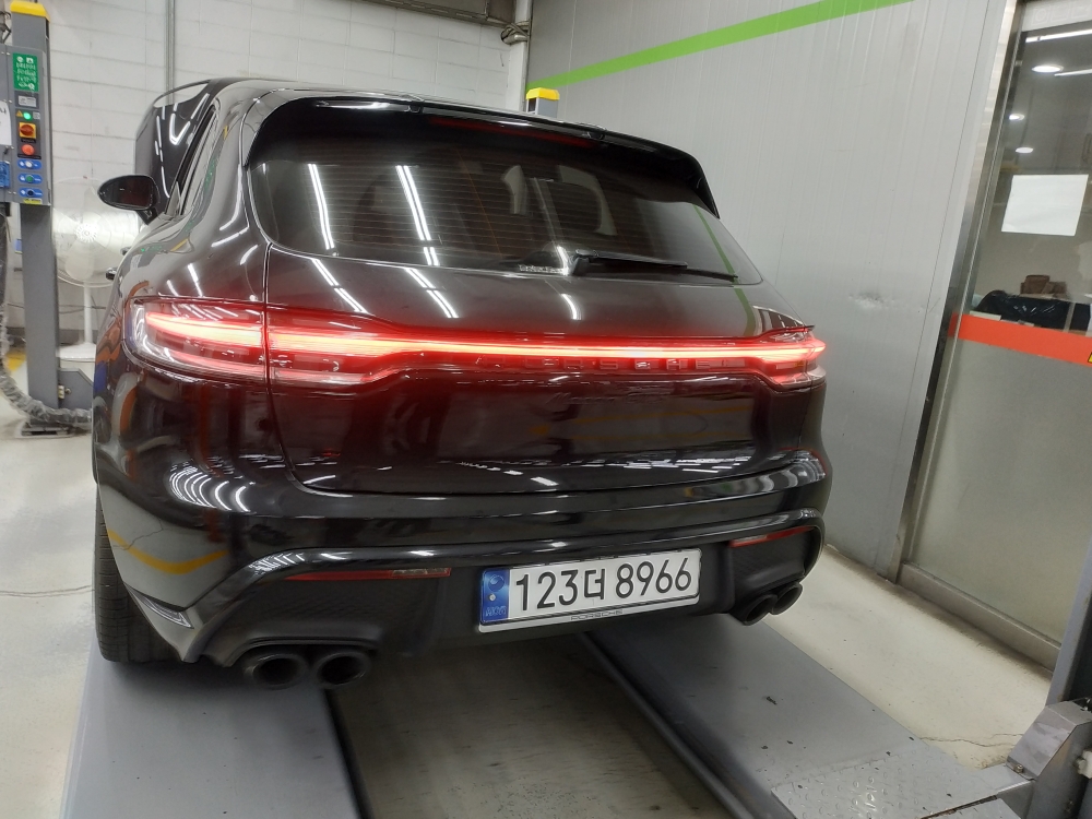 Porsche Macan 2023 — inspection photo 2