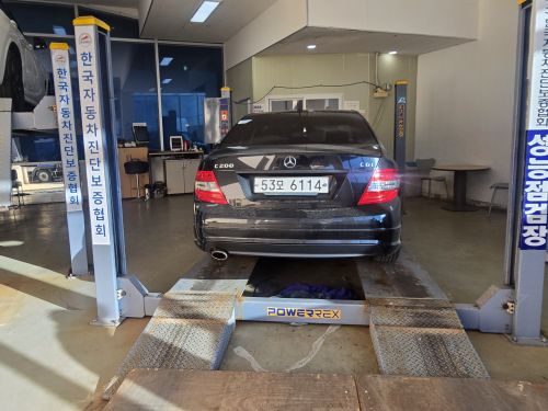 Mercedes-Benz C-Class 2011 — inspection photo 2