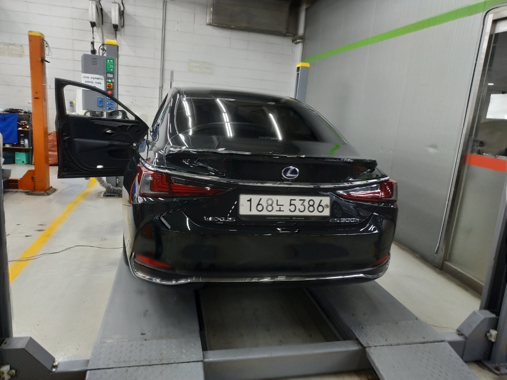Lexus ES 2021 — inspection photo 2