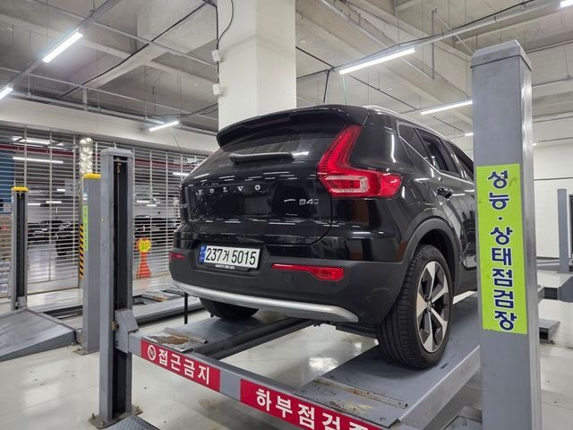 Volvo XC40 2023 — inspection photo 2