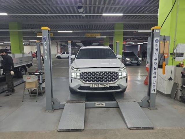 Hyundai Santafe 2023 — inspection photo 1