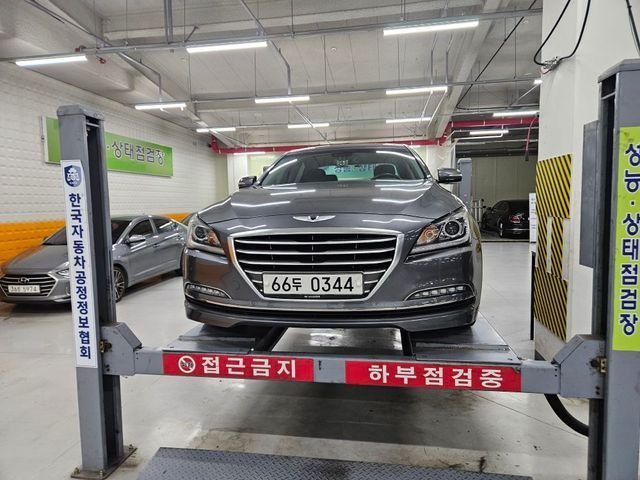 Hyundai Genesis 2014 — inspection photo 1