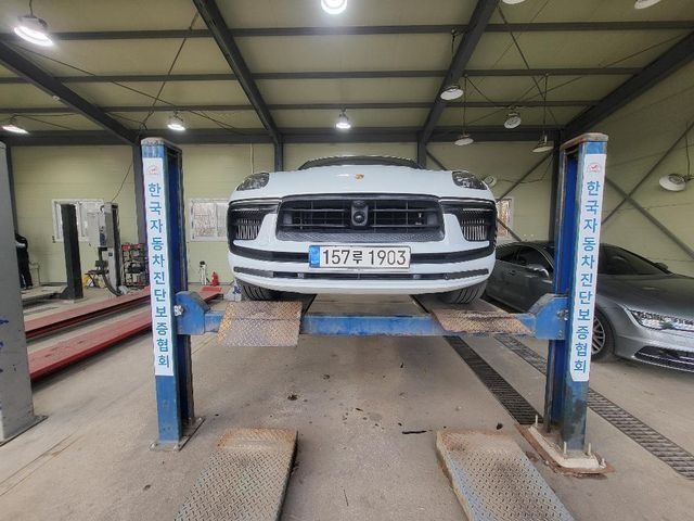 Porsche Macan 2022 — inspection photo 1