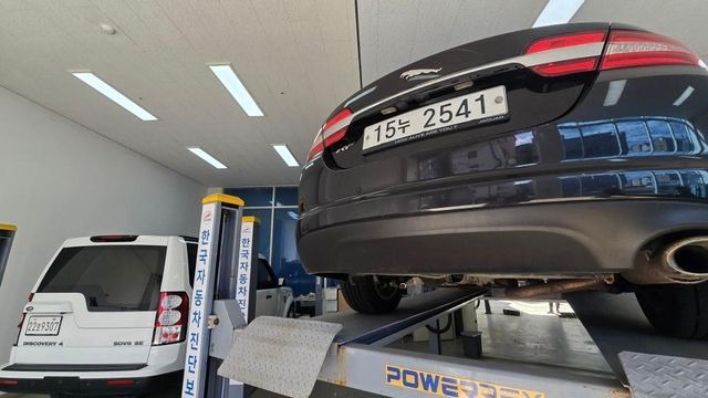 Jaguar XF 2012 — inspection photo 2