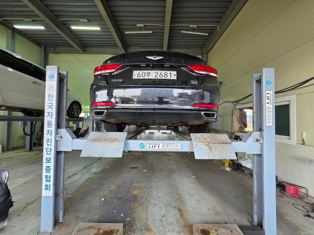 Hyundai Genesis 2016 — inspection photo 2