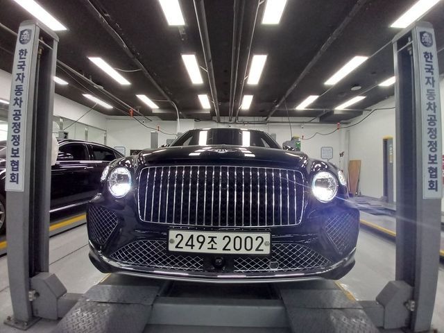 Bentley Bentayga 2024 — inspection photo 1