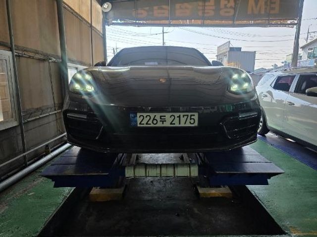 Porsche Panamera 2019 — inspection photo 1