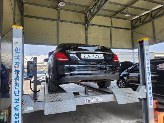 Mercedes-Benz C-Class 2017 — inspection photo 2