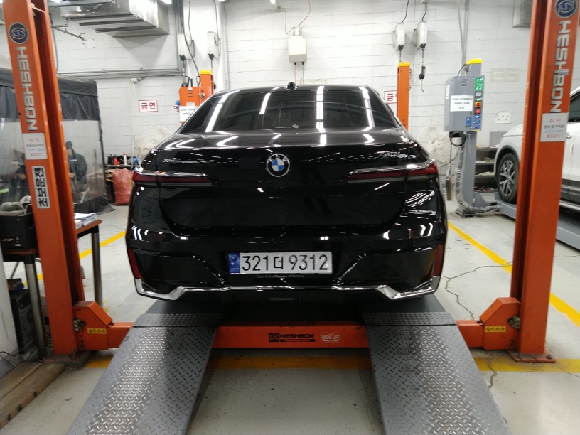 BMW 7-Series 2024 — inspection photo 2