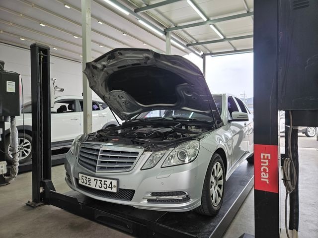 Mercedes-Benz E-Class 2011 — inspection photo 1