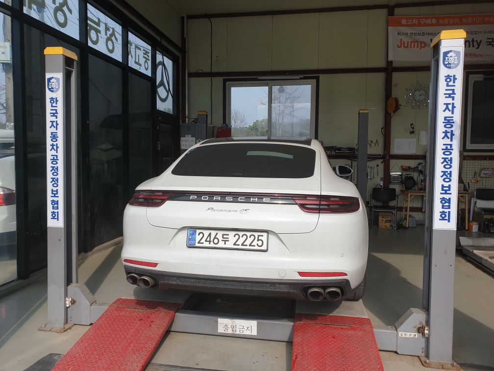 Porsche Panamera 2018 — inspection photo 2