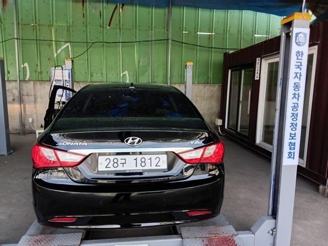 Hyundai Sonata 2010 — inspection photo 2