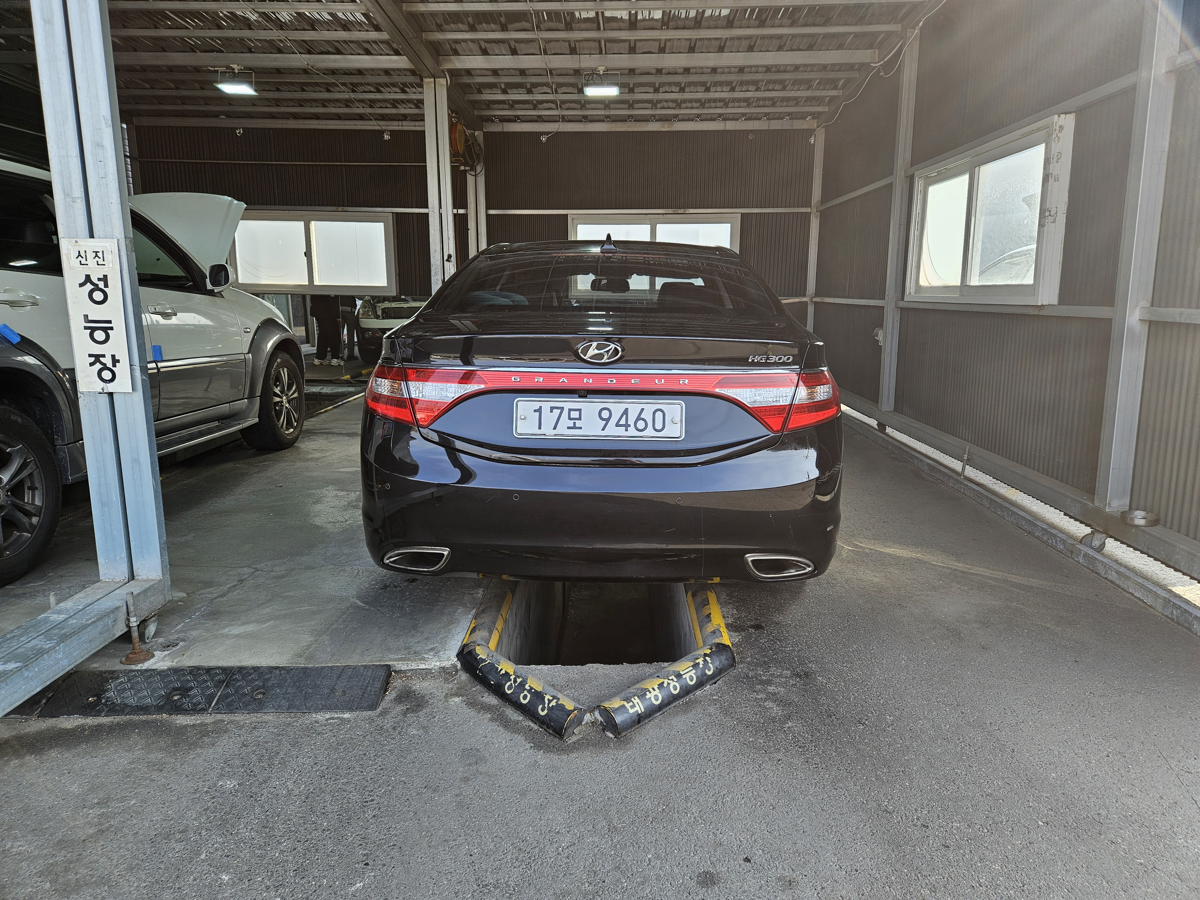 Hyundai Grandeur 2011 — inspection photo 2