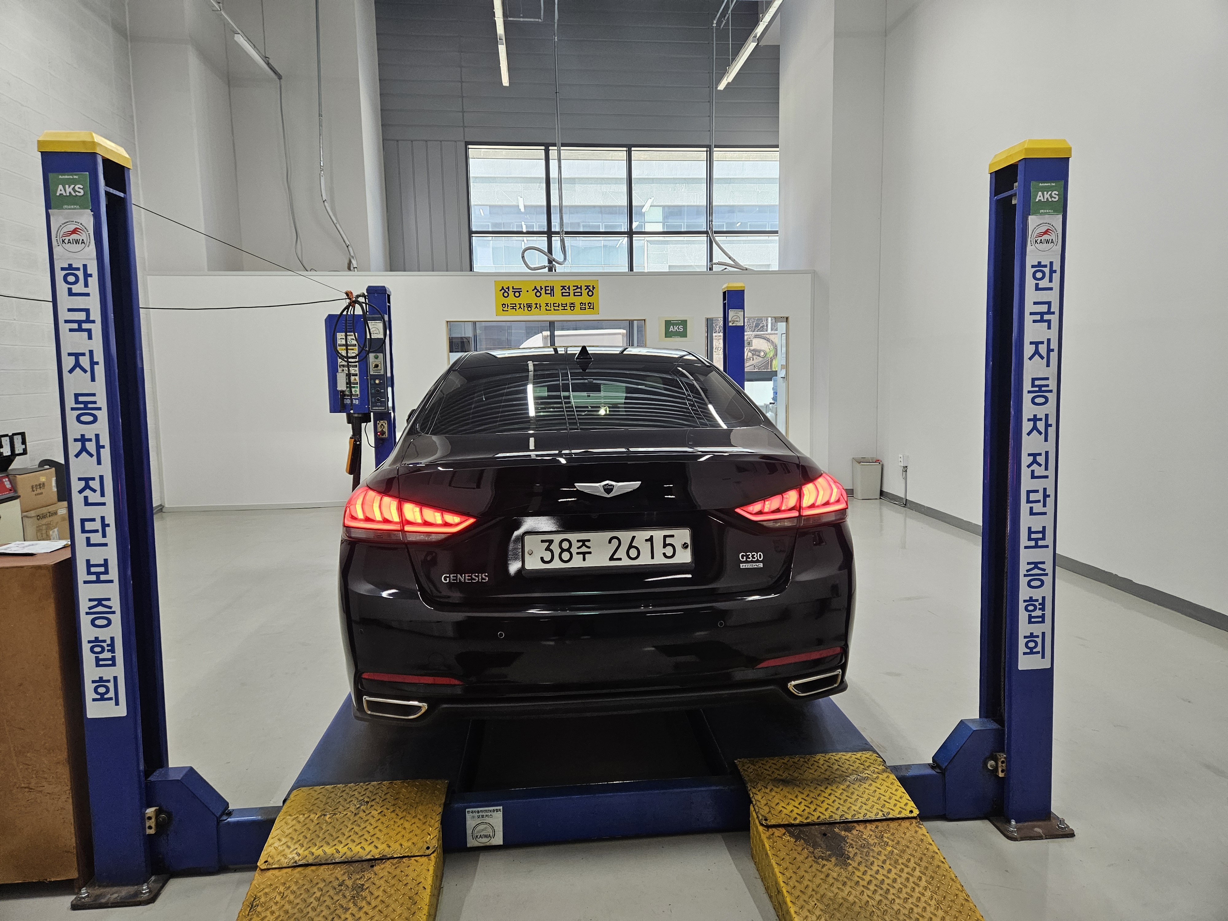 Hyundai Genesis 2014 — inspection photo 2
