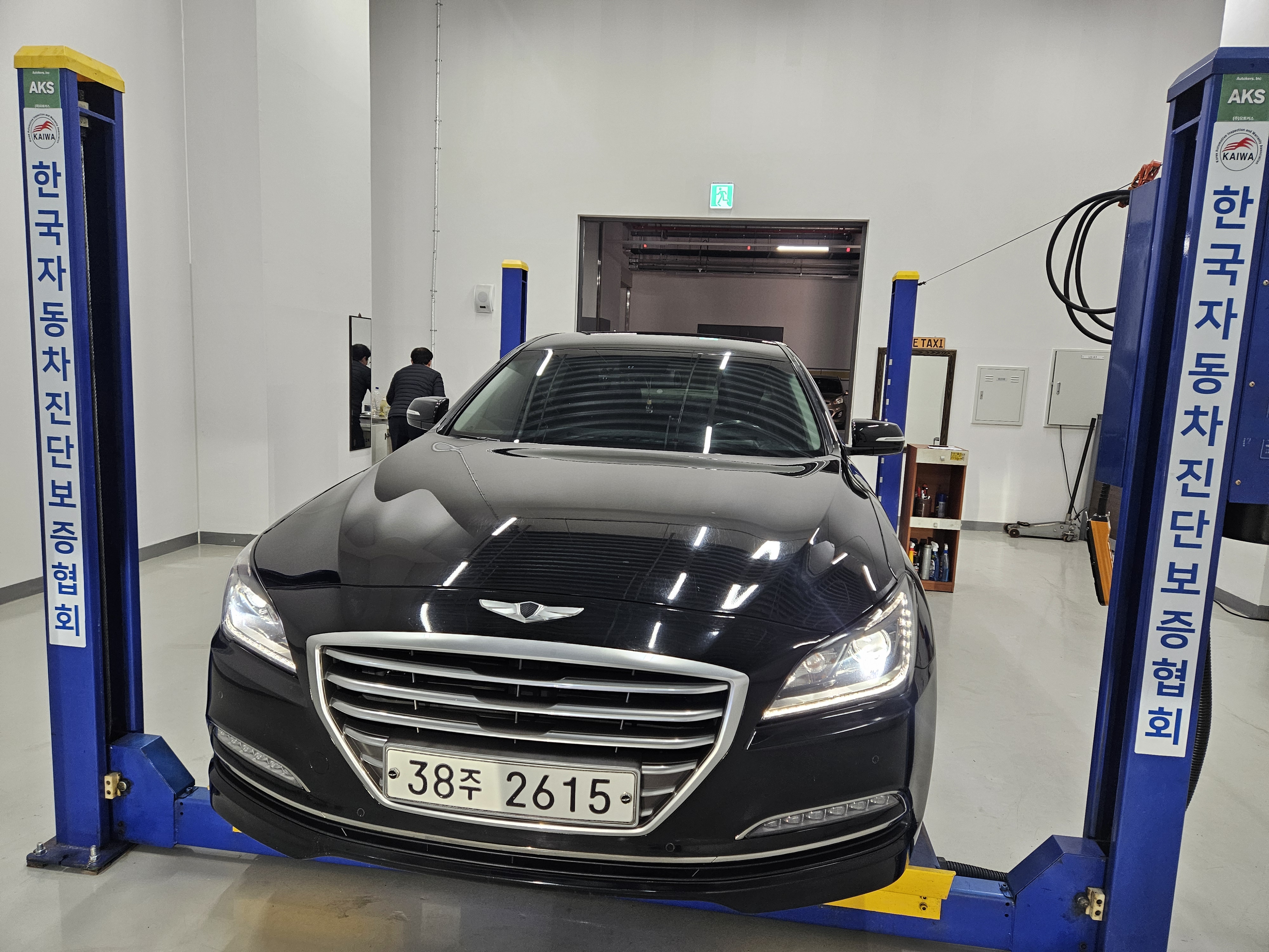 Hyundai Genesis 2014 — inspection photo 1