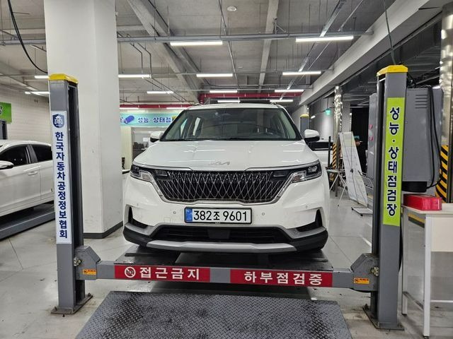 Kia Canival 2023 — inspection photo 1