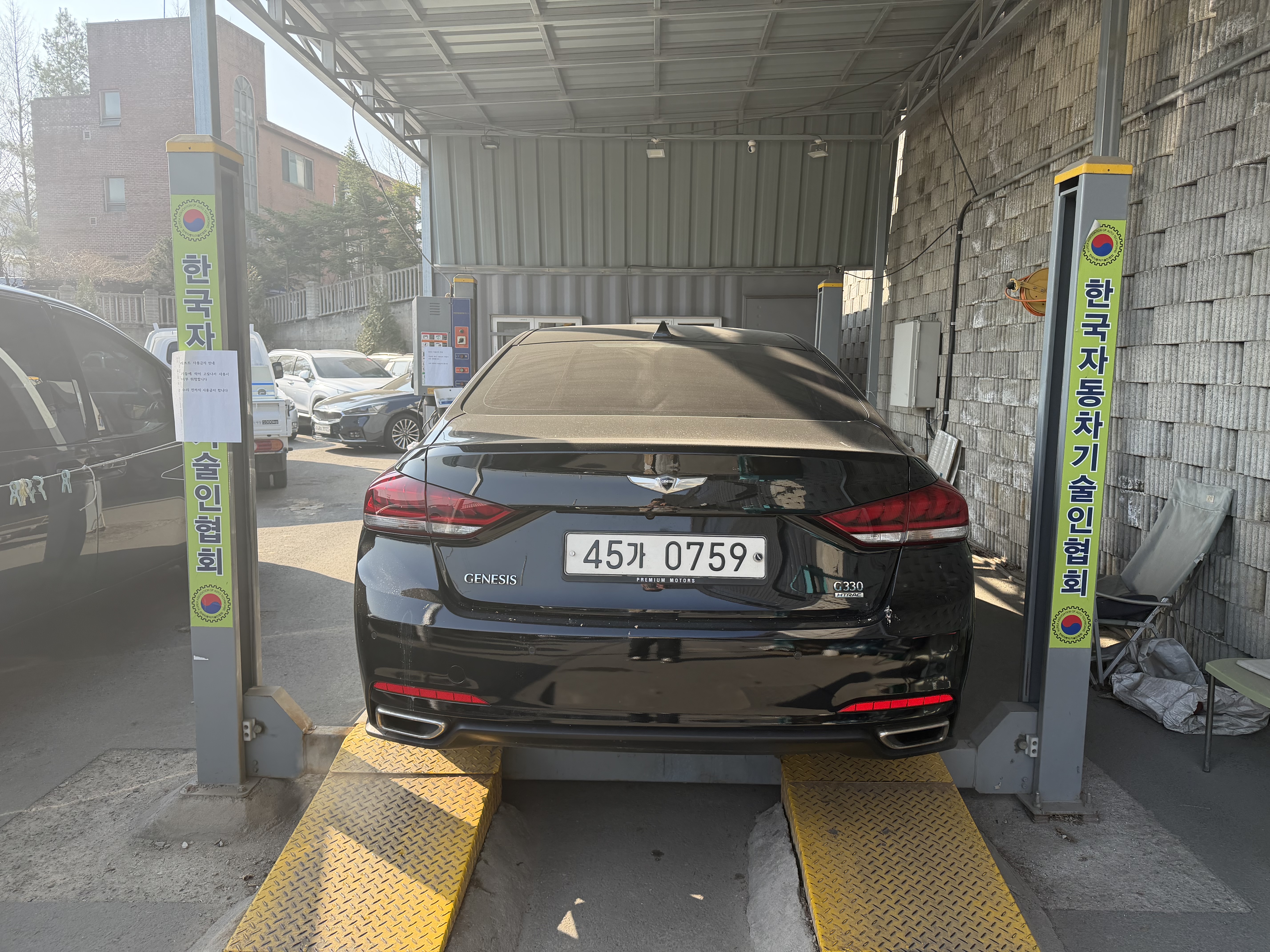 Hyundai Genesis 2016 — inspection photo 2